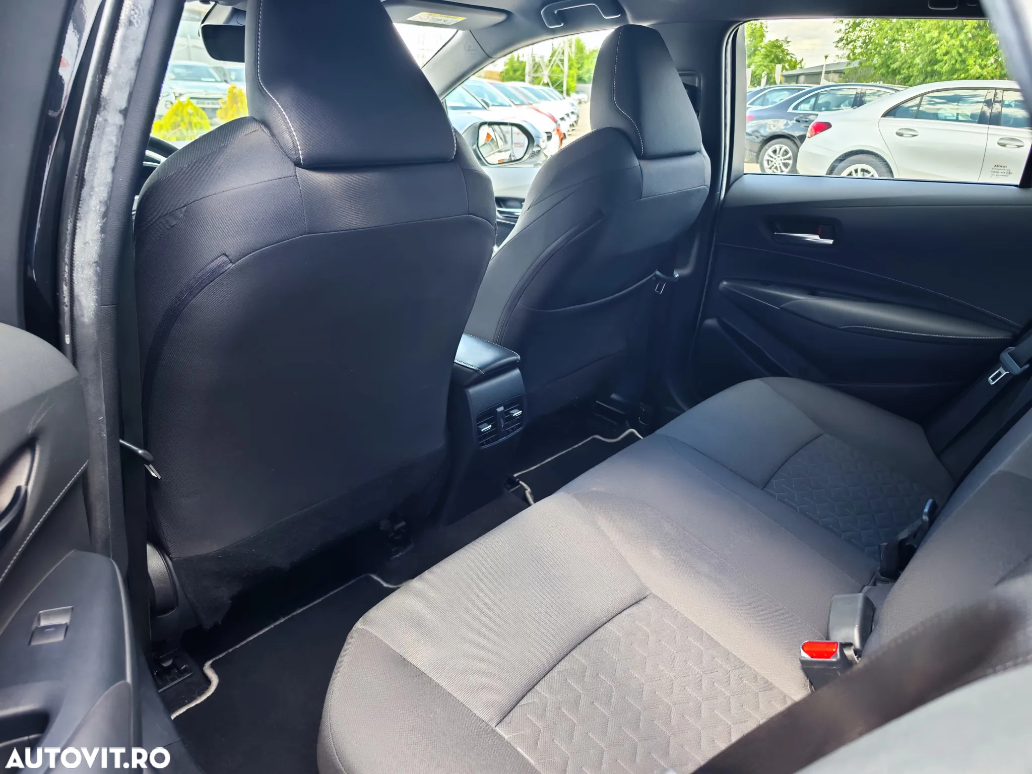 Toyota Corolla 1.8 HSD Dynamic - 12