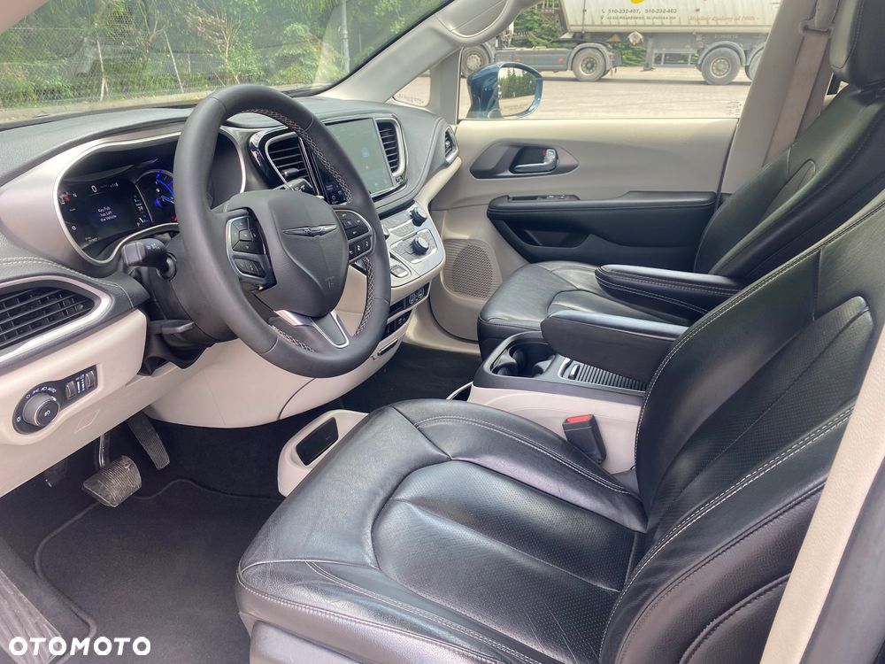 Chrysler Pacifica - 5