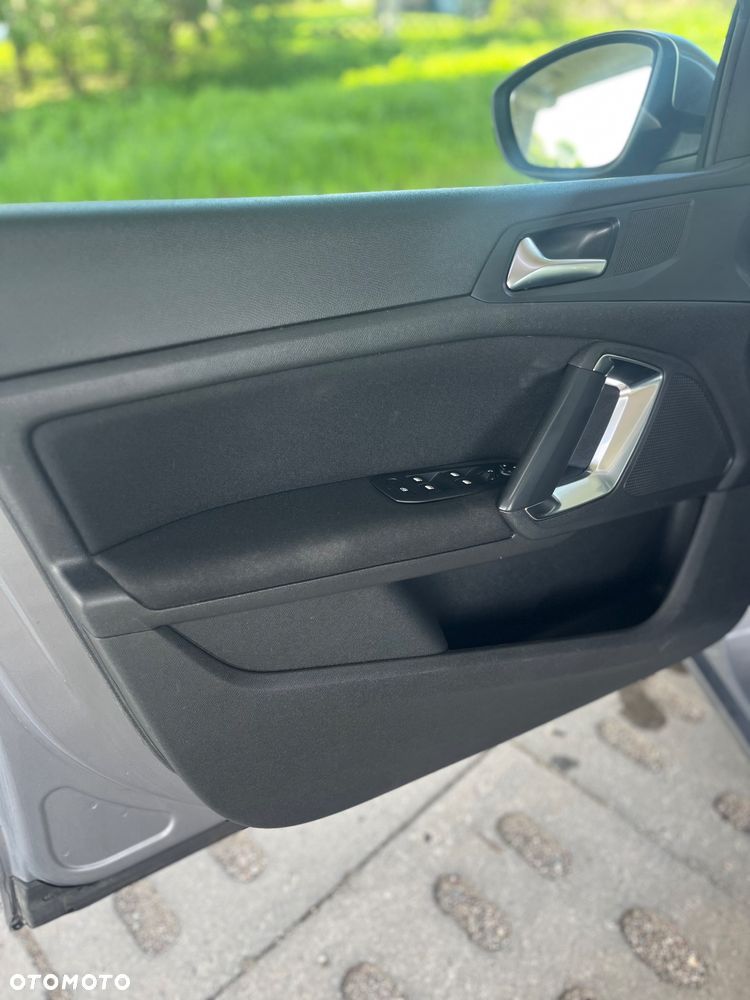 Peugeot 308 1.6 THP Allure - 26
