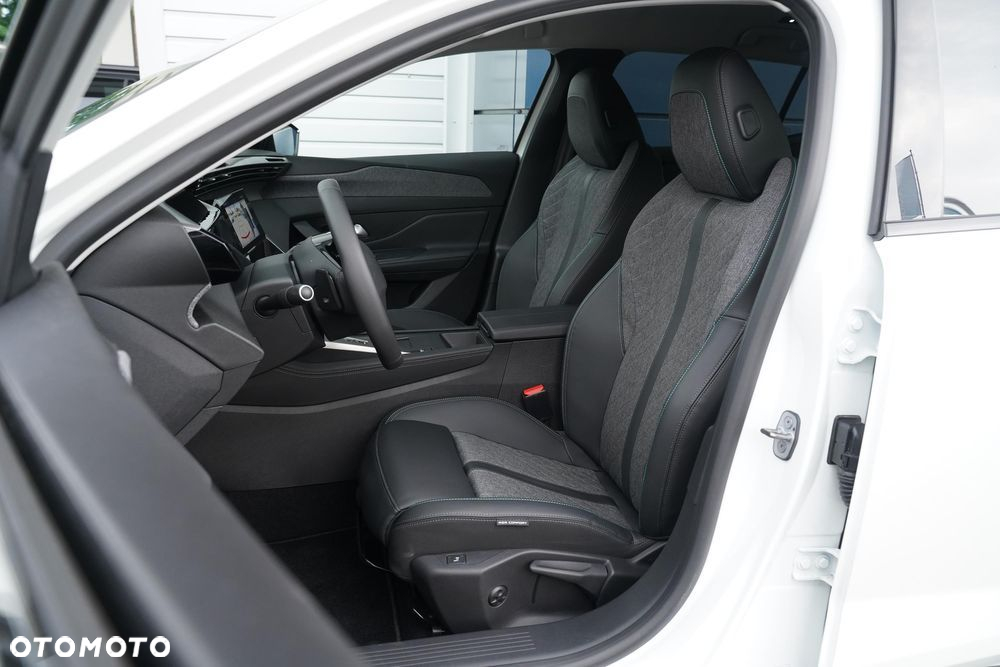 Peugeot 408 1.2 PureTech mHEV Allure S&S e-DSC6 - 12