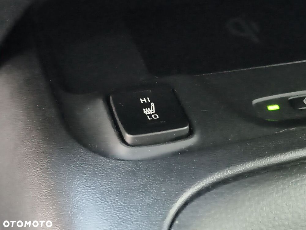 Toyota Corolla 2.0 Hybrid Comfort - 24