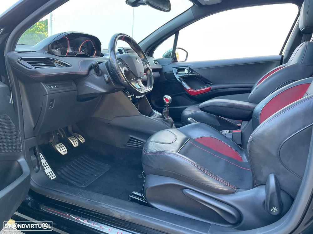 Peugeot 208 GTI 200 THP - 17
