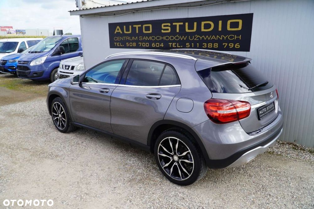 Mercedes-Benz GLA 200 7G-DCT Urban - 4