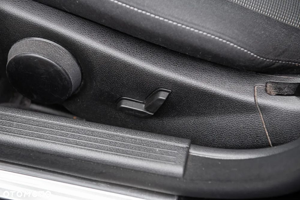Mercedes-Benz Klasa C 180 BlueEFFICIENCY Avantgarde - 18