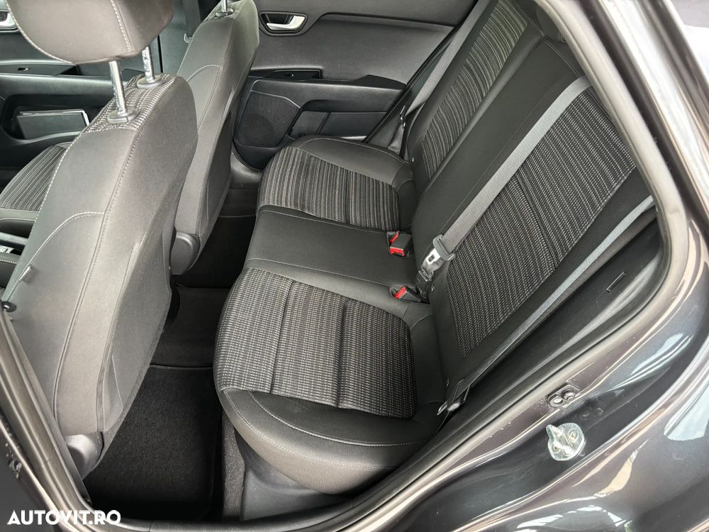 Kia Stonic 1.4 GSL Trend - 33