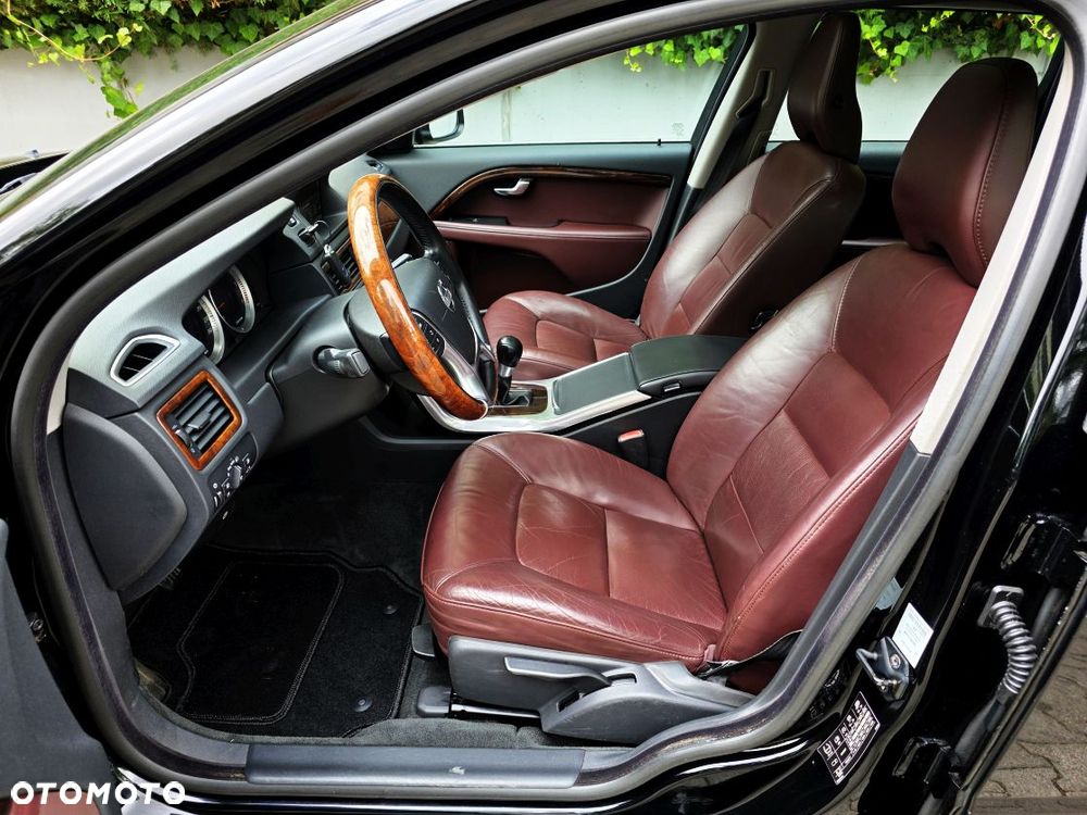 Volvo V70 D3 Summum - 9