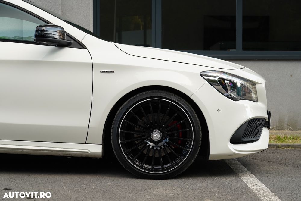 Mercedes-Benz CLA 250 - 30