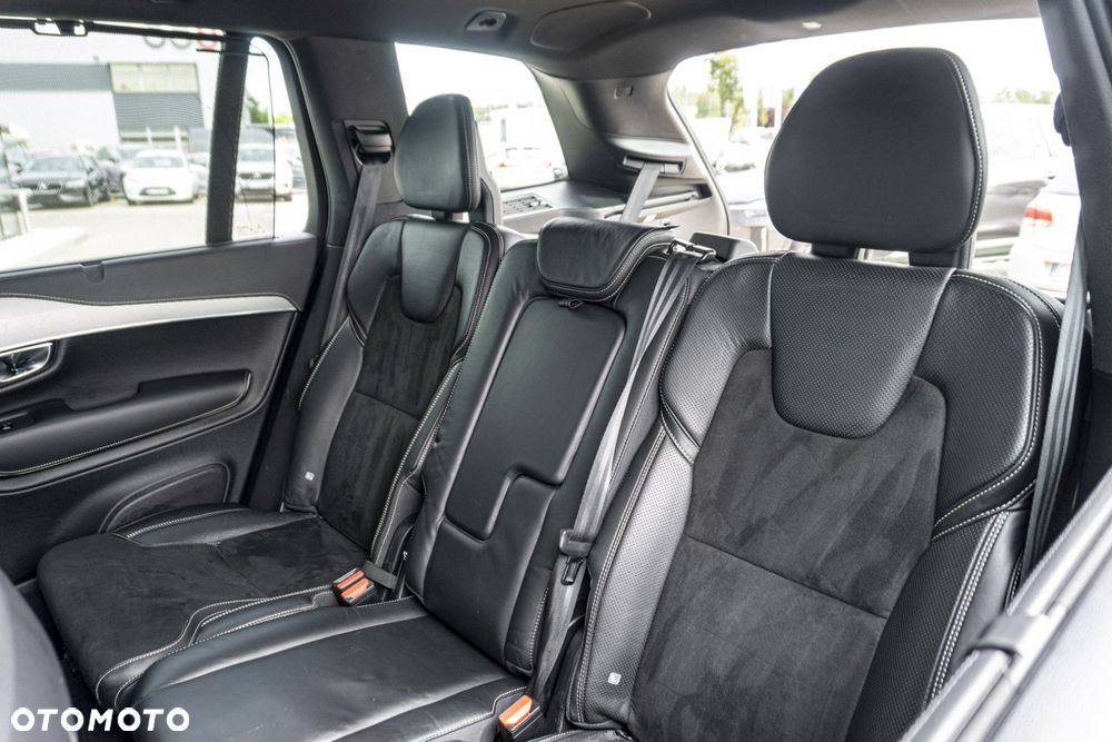 Volvo XC 90 - 9