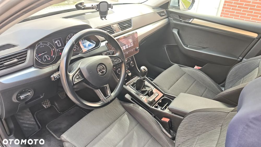 Skoda Superb 2.0 TDI SCR Ambition - 21