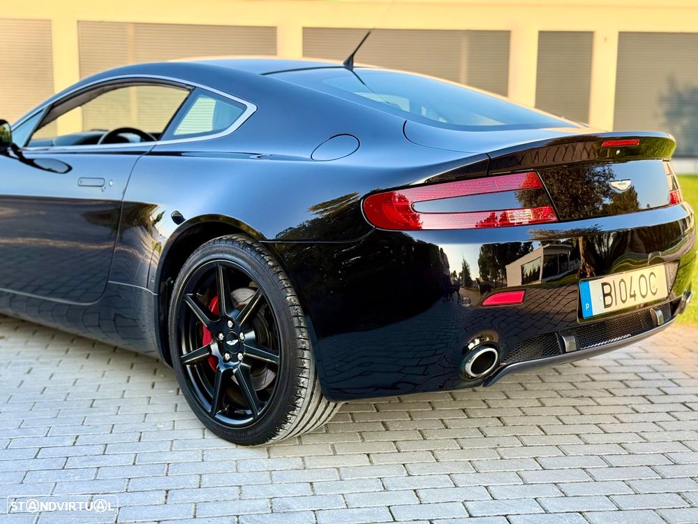 Aston Martin Vantage Coupe V8 - 18