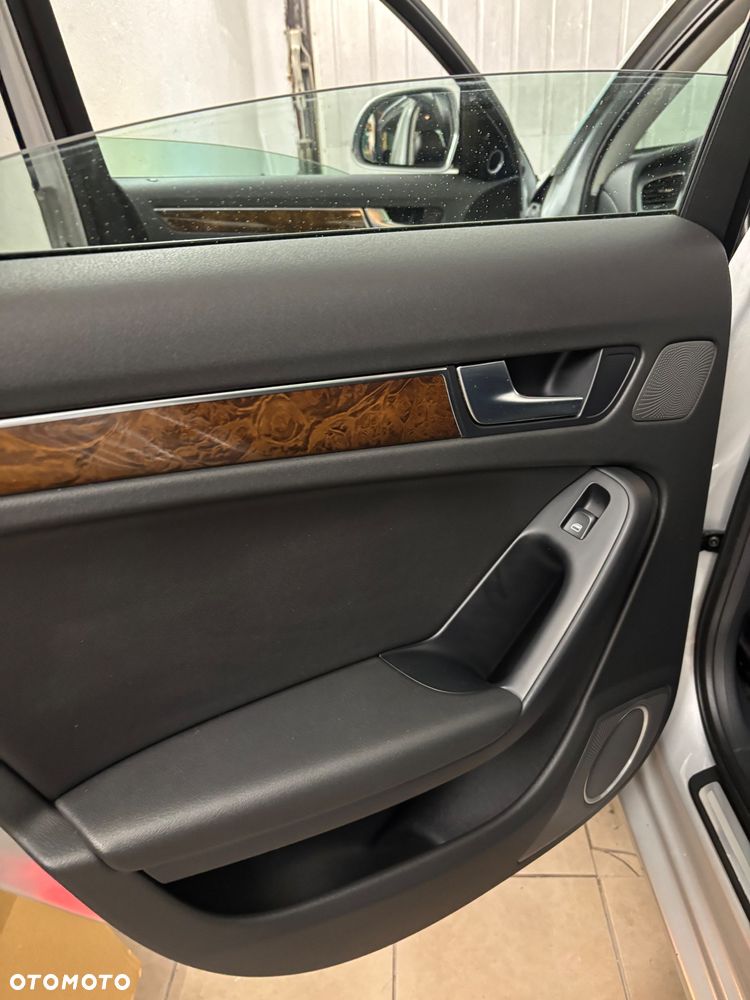 Audi A4 Limousine - 15