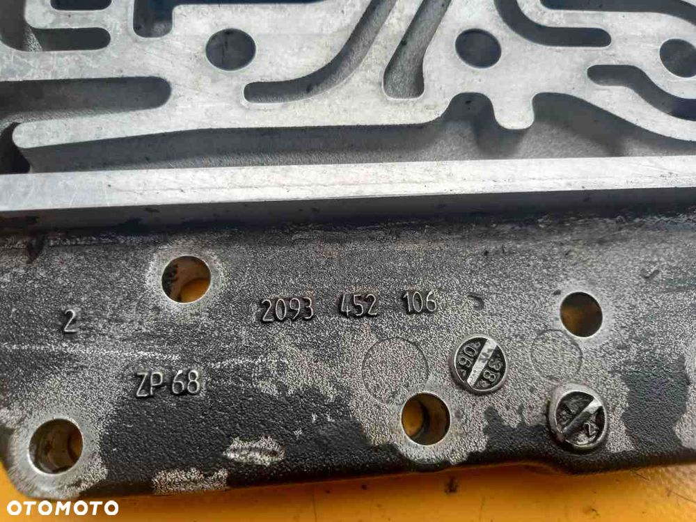 Płyta bloku zaworowego skrzyni biegów Deutz Fahr Agrotron 180.7 - 2
