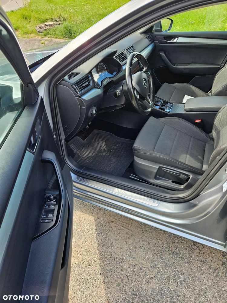 Skoda Superb 2.0 TDI Ambition DSG - 11
