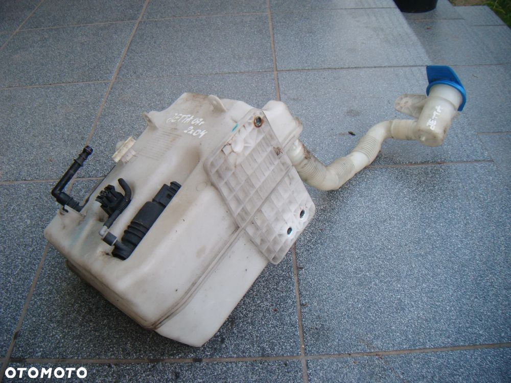 vw jetta III 07r golf v zbiornik spryskiwacza z pompkami