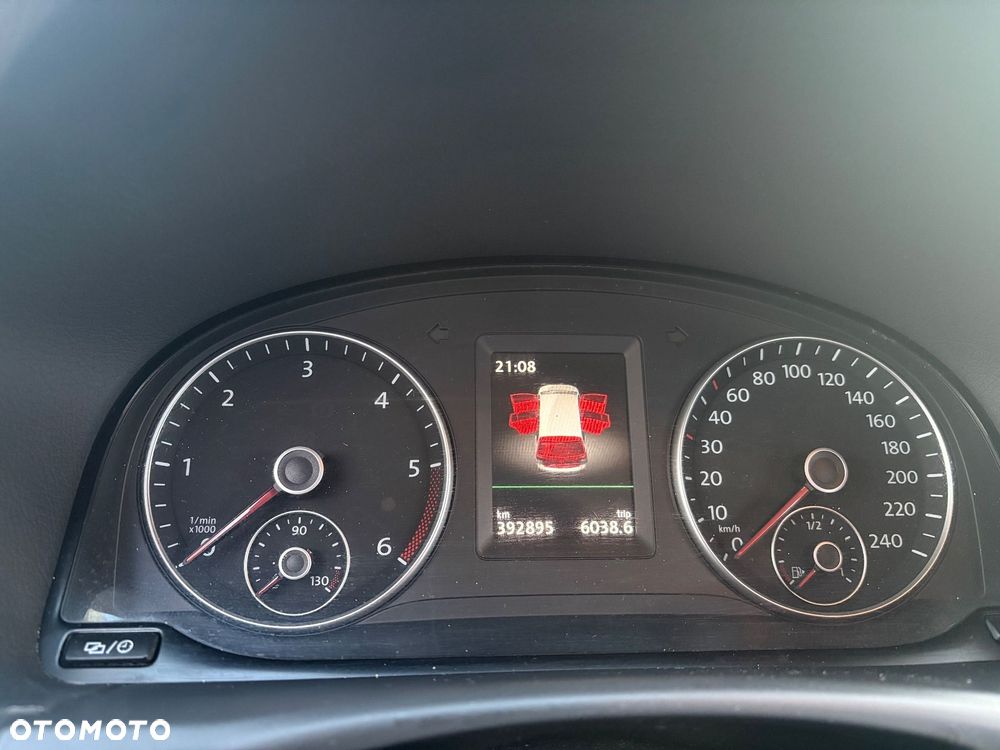 Volkswagen Touran 2.0 TDI DPF DSG Highline - 12