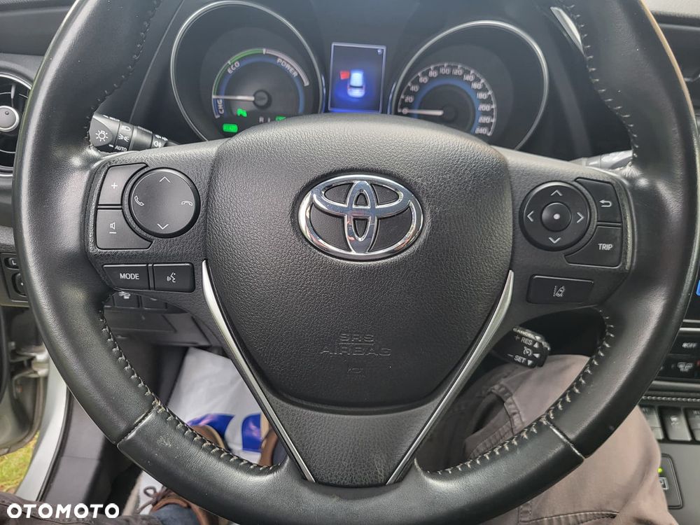 Toyota Auris Hybrid 135 Premium - 2