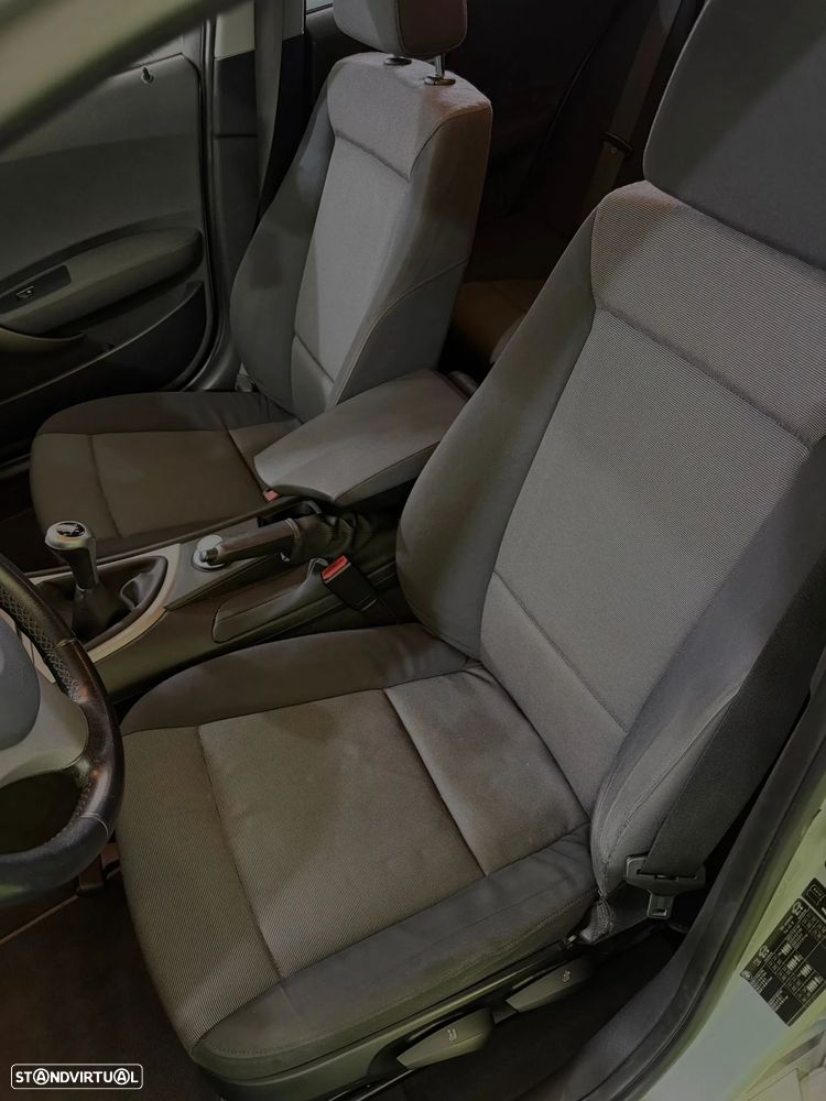 BMW 118 i Exclusive - 14