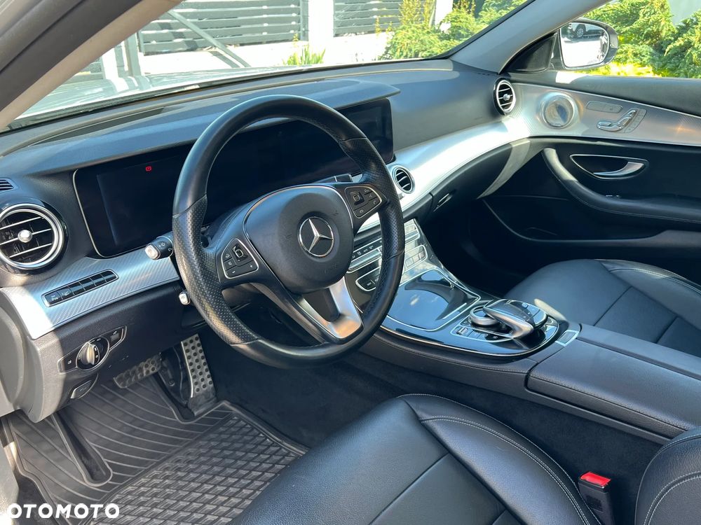 Mercedes-Benz Klasa E 220 d 4Matic T All-Terrain 9G-TRONIC Exclusive - 16