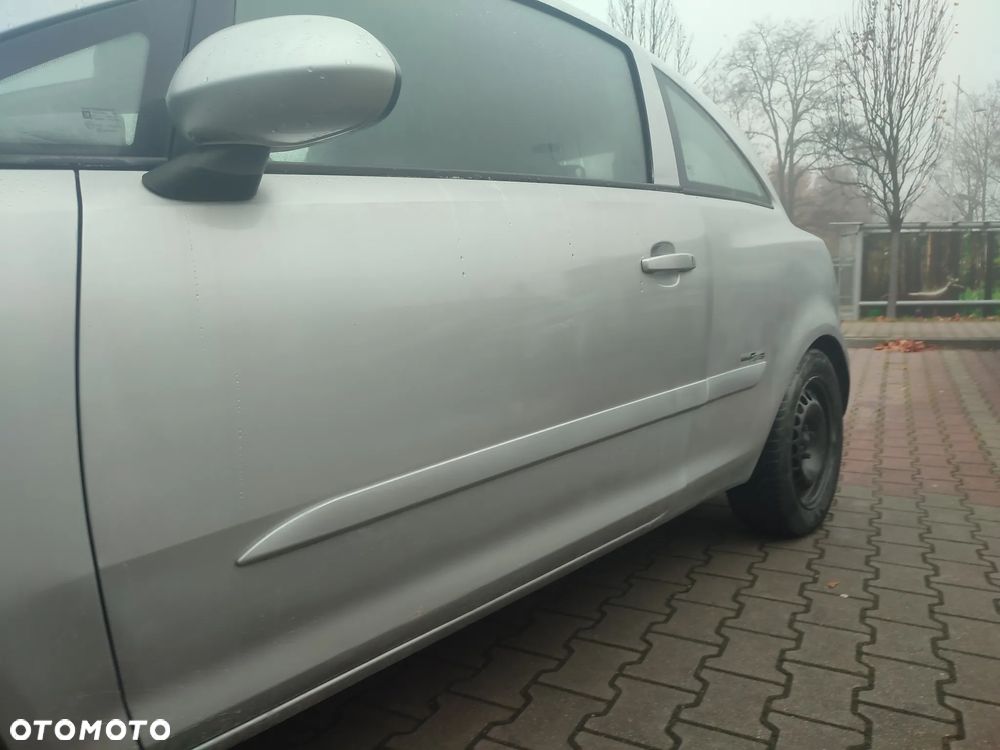 Opel Corsa 1.2 16V - 16