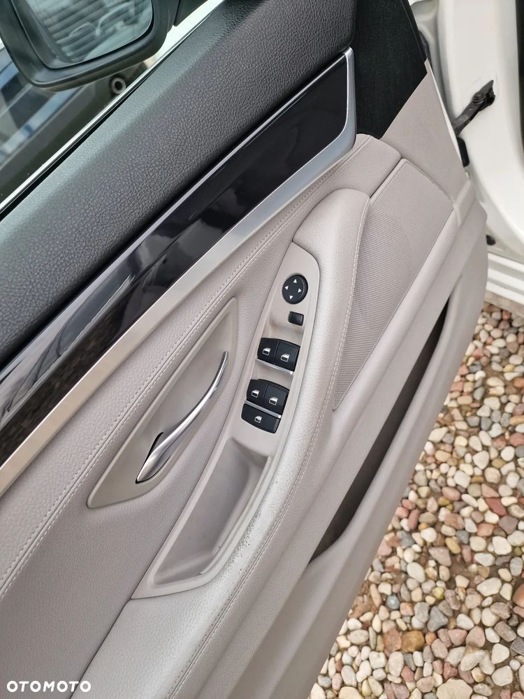 BMW Seria 5 520d Edition Fleet Lifestyle - 11