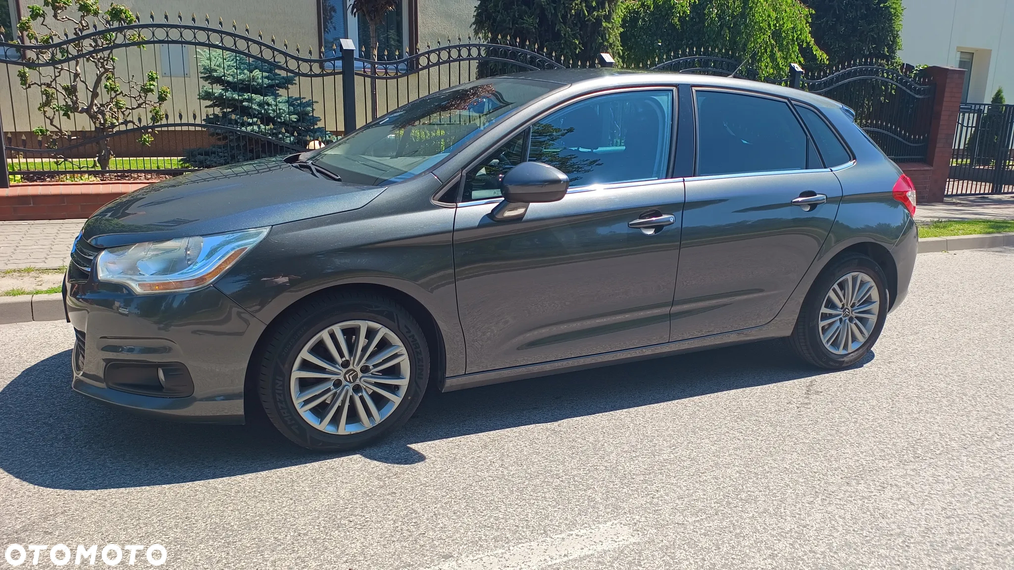 Citroën C4 e-HDi 110 Exclusive - 10