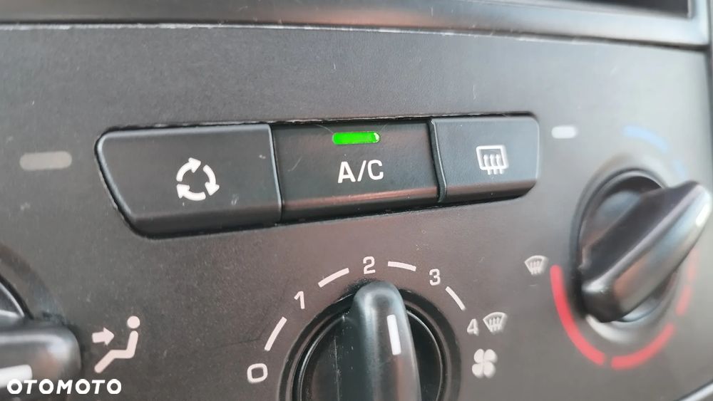 Citroën Berlingo VTi 95 Silver Selection - 2