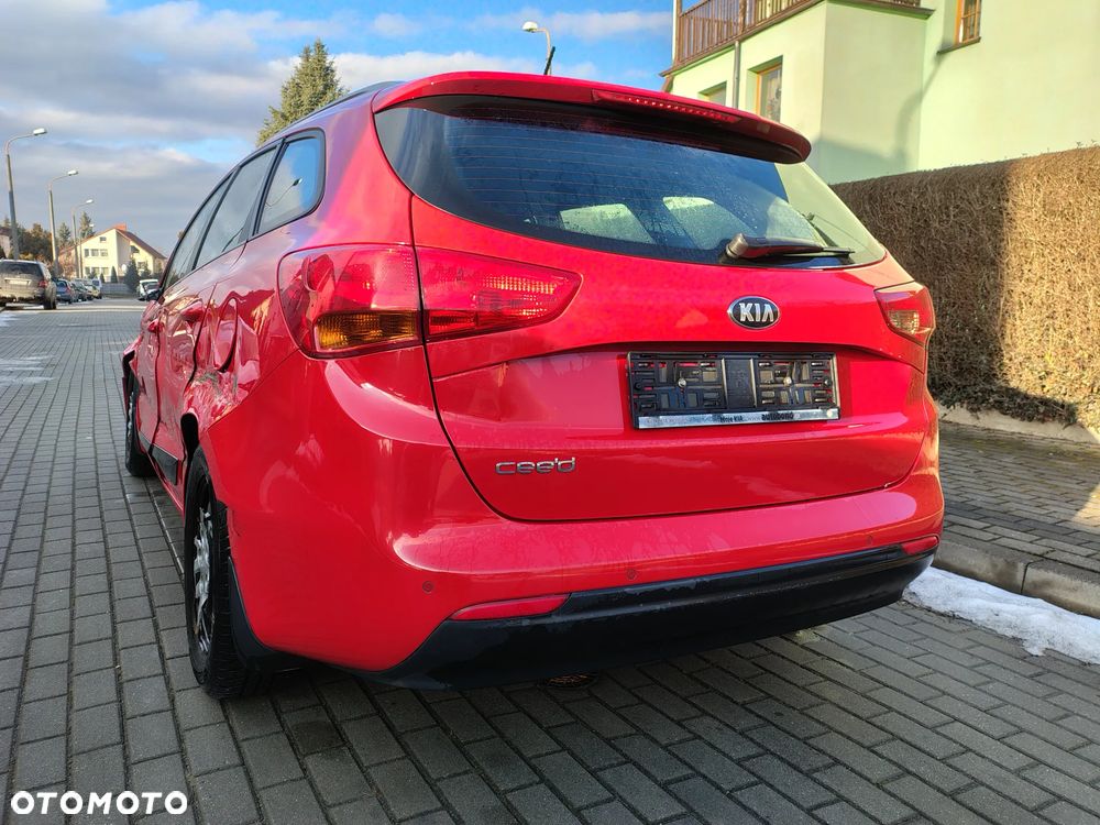 Kia Ceed 1.6 GDI ISG Dream-Team Edition - 8