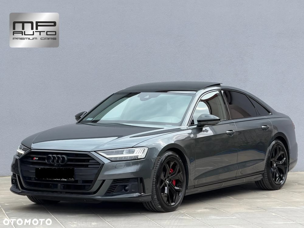 Audi S8 - 2