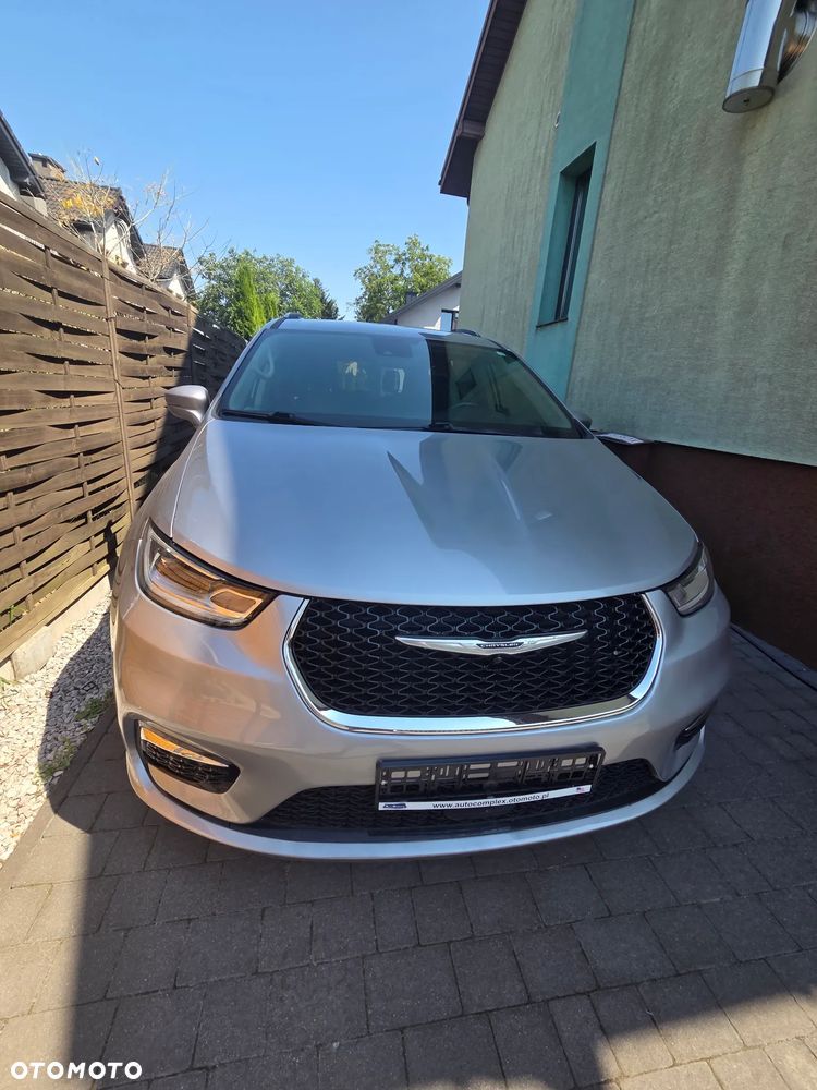 Chrysler Pacifica - 8