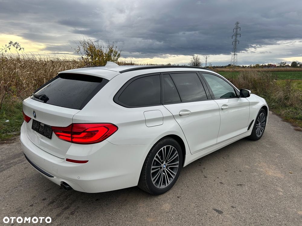 BMW Seria 5 520d Sport Line - 9