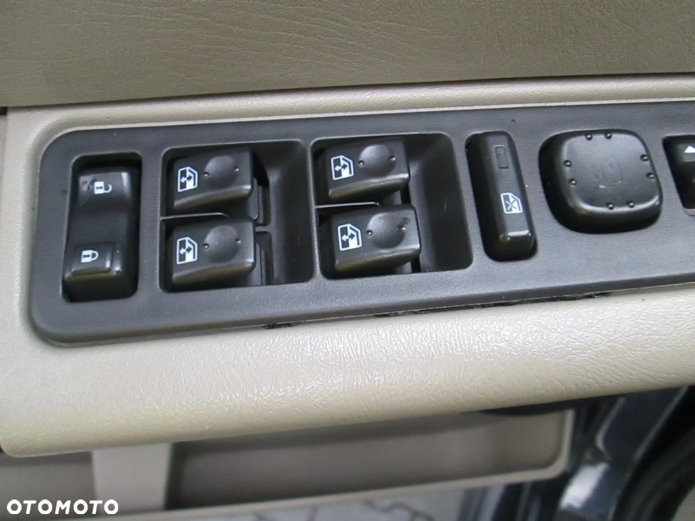Hummer H2 6.0 V8 - 17