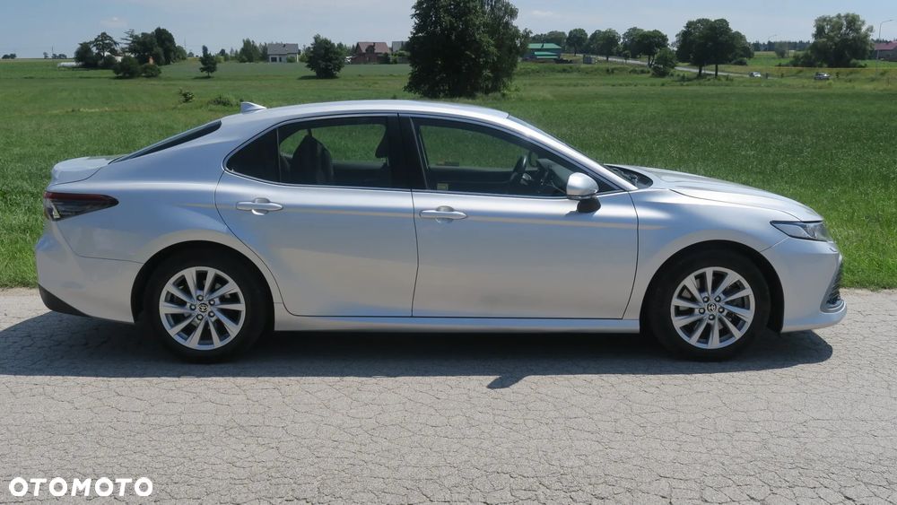 Toyota Camry - 10