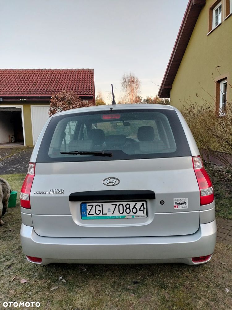 Hyundai Matrix 1.6 GLi - 4