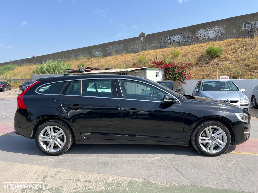 Volvo V60 D6 Plug-In-Hybrid AWD Geartronic Momentum - 5
