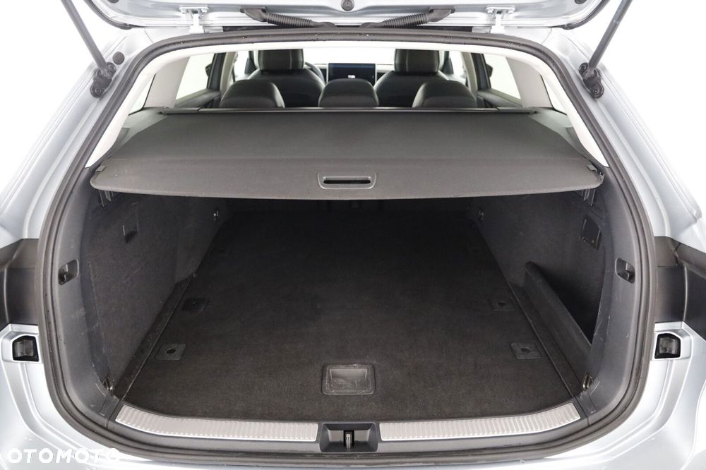 Volkswagen Passat - 24