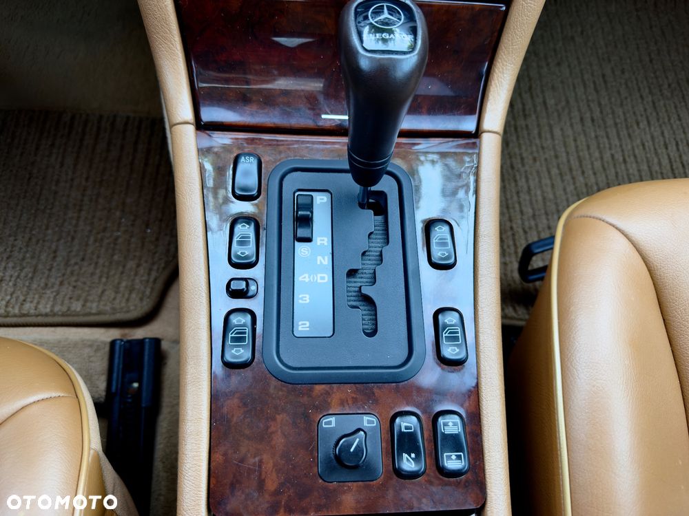 Mercedes-Benz Klasa E 320 Avantgarde - 32