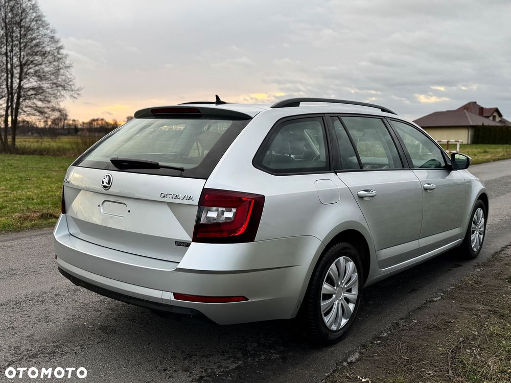 Skoda Octavia 1.6 TDI Edition DSG - 3
