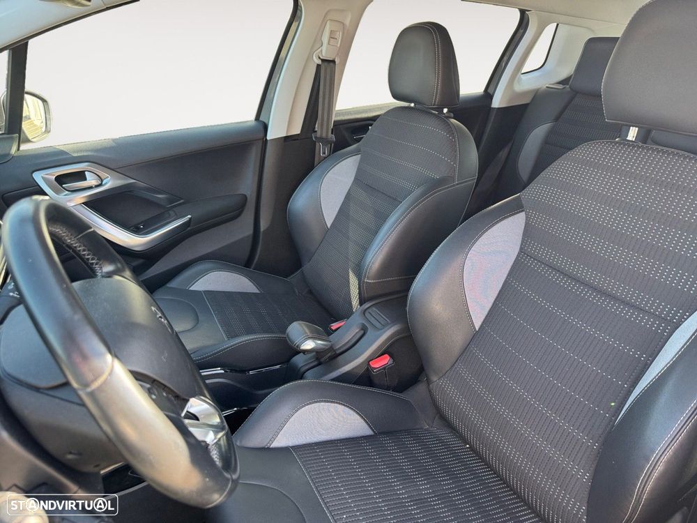 Peugeot 2008 1.2 PureTech Allure - 9