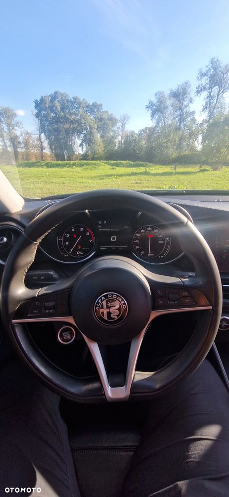 Alfa Romeo Giulia - 10