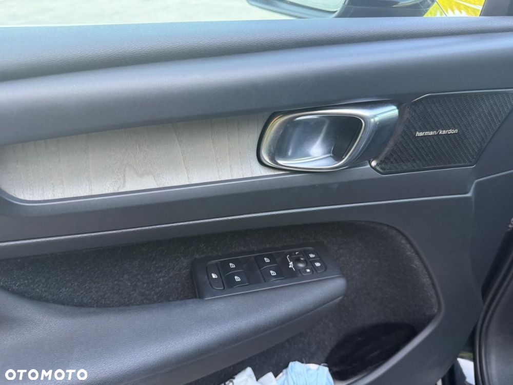 Volvo XC 40 - 18