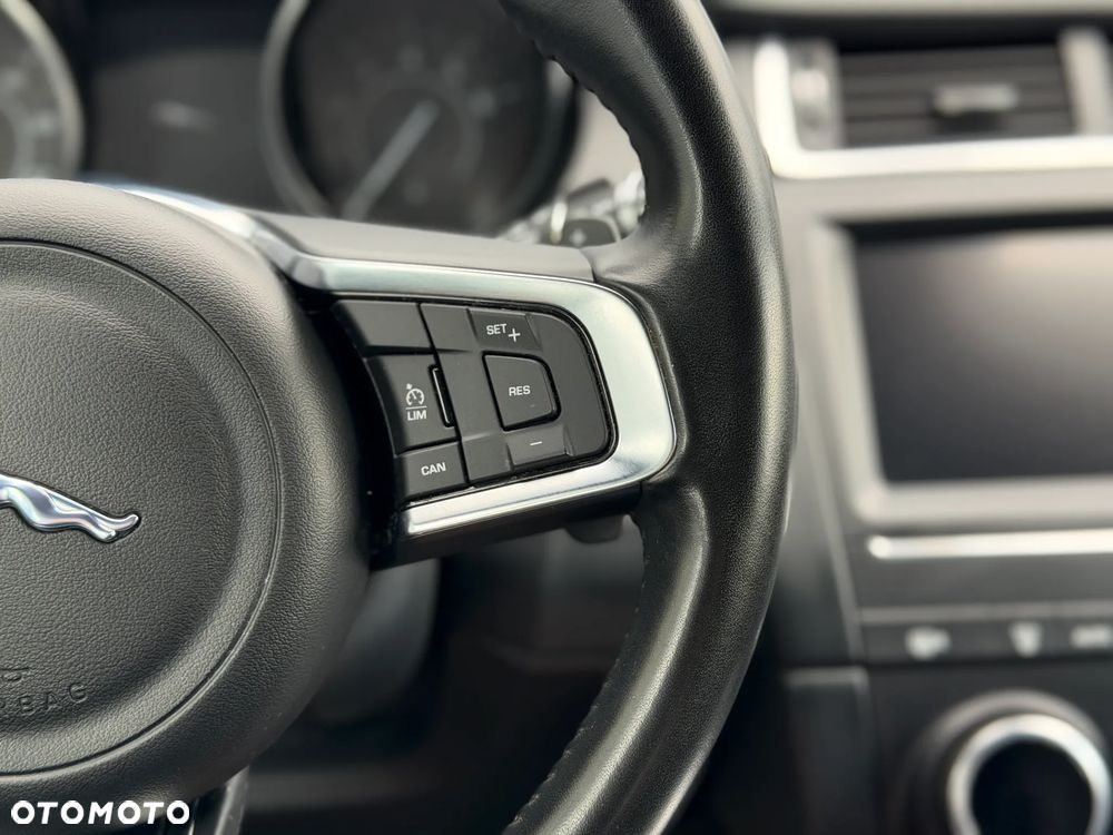 Jaguar E-Pace P200 AWD R-Dynamic - 17