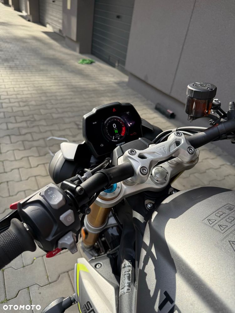 Triumph Speed Triple - 18