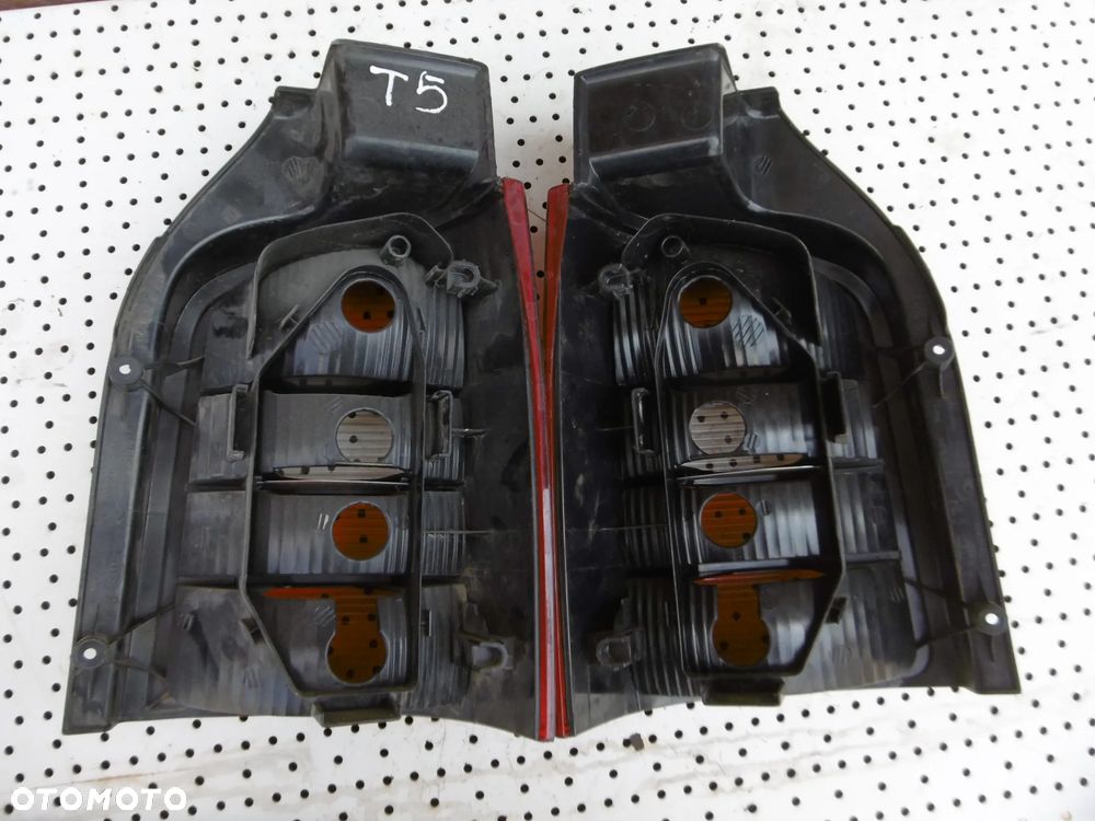 LAMPA TYLNA VW T5 - 4