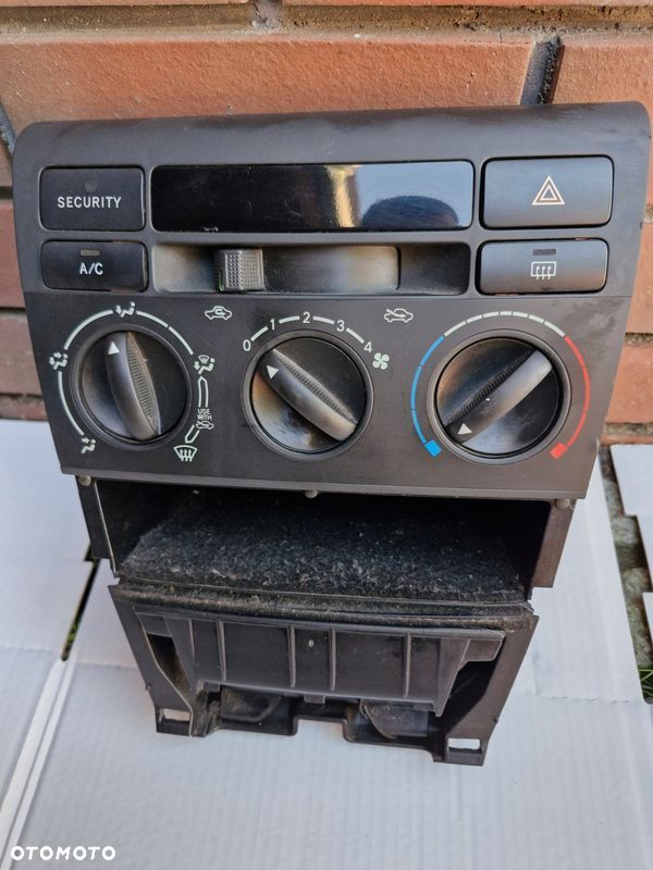 TOYOTA COROLLA E12 02-07 r. PANEL NAWIEWU KLIMA - 1