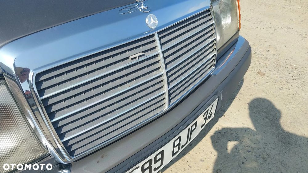 Mercedes-Benz W124 (1984-1993) - 30