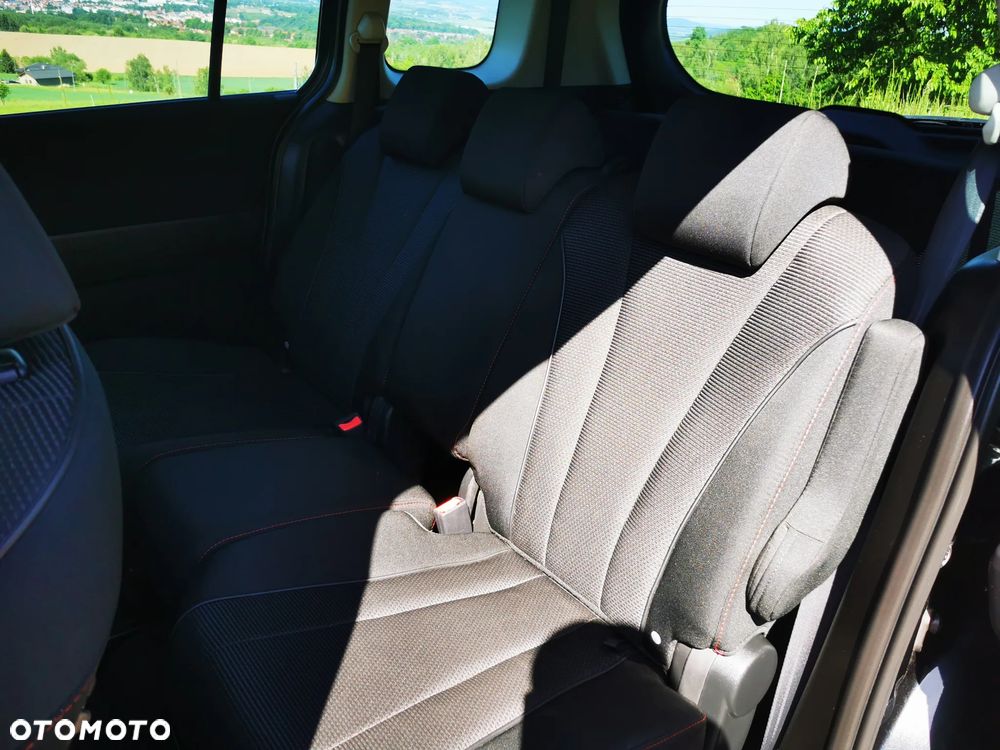 Mazda 5 - 16