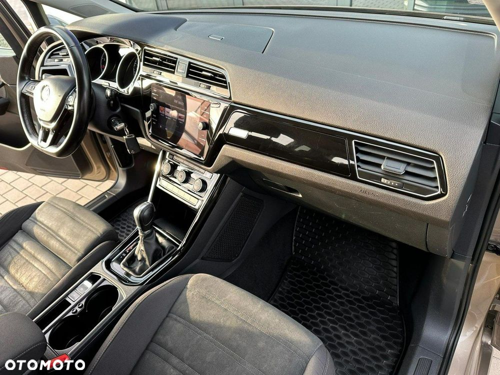 Volkswagen Touran 1.4 TSI BMT Highline DSG - 17