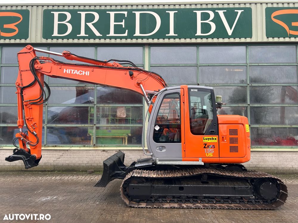 Hitachi ZX135US - 2