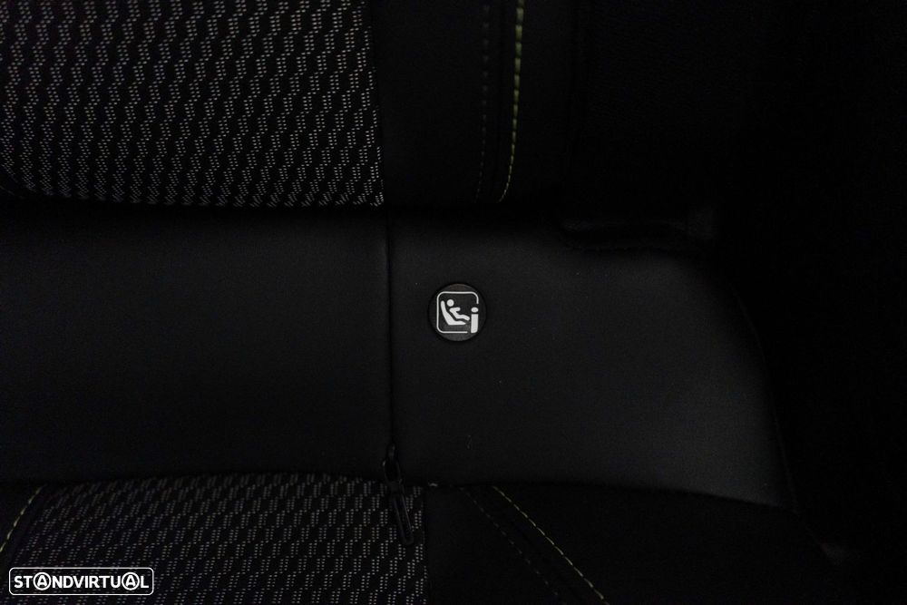 Peugeot 2008 1.2 PureTech GT EAT8 - 11