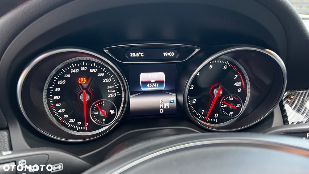 Mercedes-Benz GLA 200 7G-DCT AMG Line - 21
